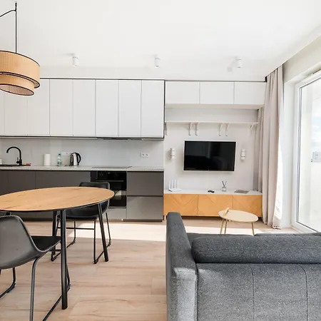 Bialoleka Deluxe By Bookinghost *