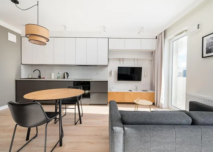 Bialoleka Deluxe By Bookinghost *